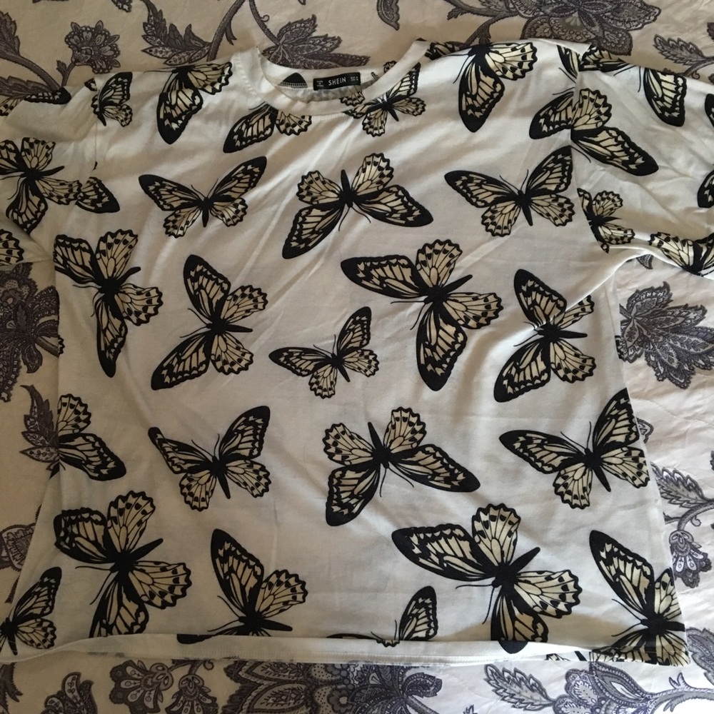 Woman’s oversize Tee, Medium